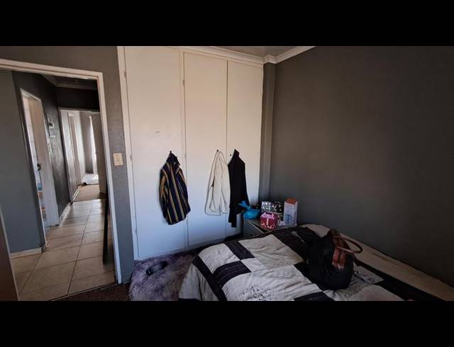 3 BEDROOM HOUSE FOR SALE IN SEBOKENG UNIT 17